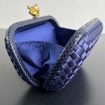 2025年7月7日入荷新作 Bottega Veneta Knot  717622  knot Logo  20x12x5.5 極品/正規品同様/人気/革/バッグ/AJ工場