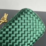 2025年7月7日入荷新作 Bottega Veneta Knot  717622  knot Logo  20x12x5.5 極品/正規品同様/人気/革/バッグ/AJ工場