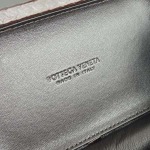 2025年7月7日入荷新作 Bottega Veneta Knot  717622  knot  20x12x5.5  極品/正規品同様/人気/革/バッグ/AJ工場