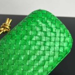 2025年7月7日入荷新作 Bottega Veneta Knot  717622  knot  20x12x5.5  極品/正規品同様/人気/革/バッグ/AJ工場