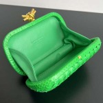 2025年7月7日入荷新作 Bottega Veneta Knot  717622  knot  20x12x5.5  極品/正規品同様/人気/革/バッグ/AJ工場