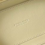 2025年7月7日入荷新作Bottega Veneta  743551  18x12.5x8極品/正規品同様/人気/革/バッグ/AJ工場