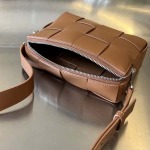 2025年7月7日入荷新作 730027  Bottega Veneta  20x15x5   極品/正規品同様/人気/革/バッグ/AJ工場