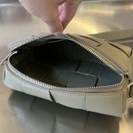 2025年7月7日入荷新作  730027  Bottega Veneta  20x15x5   極品/正規品同様/人気/革/バッグ/AJ工場