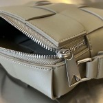 2025年7月7日入荷新作  730027  Bottega Veneta  20x15x5   極品/正規品同様/人気/革/バッグ/AJ工場