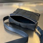 2025年7月7日入荷新作  730027  Bottega Veneta  20x15x5   極品/正規品同様/人気/革/バッグ/AJ工場