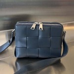 2025年7月7日入荷新作  730027  Bottega Veneta  20x15x5   極品/正規品同様/人気/革/バッグ/AJ工場