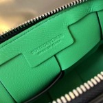 2025年7月7日入荷新作 730027  Bottega Veneta  20x15x5   極品/正規品同様/人気/革/バッグ/AJ工場