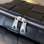 2025年7月7日入荷新作 730027  Bottega Veneta  20x15x5   極品/正規品同様/人気/革/バッグ/AJ工場