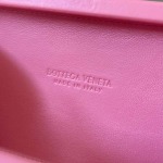 2025年7月7日入荷新作  Bottega Veneta Knot 717622  knotLogo  19x11.5x5   極品/正規品同様/人気/革/バッグ/AJ工場