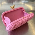 2025年7月7日入荷新作  Bottega Veneta Knot 717622  knotLogo  19x11.5x5   極品/正規品同様/人気/革/バッグ/AJ工場