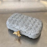 2025年7月7日入荷新作  Bottega Veneta Knot 717622  knotLogo  19x11.5x5   極品/正規品同様/人気/革/バッグ/AJ工場