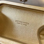 2025年7月7日入荷新作 Bottega Veneta Kont 717622  /   19*11.5*5P極品/正規品同様/人気/革/バッグ/AJ工場