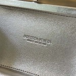 2025年7月7日入荷新作 Bottega Veneta Kont 717622  /   19*11.5*5P極品/正規品同様/人気/革/バッグ/AJ工場
