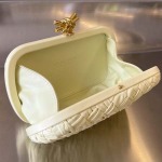 2025年7月7日入荷新作  Bottega Veneta Knot 717622  knotLogo  19x11.5x5   極品/正規品同様/人気/革/バッグ/AJ工場