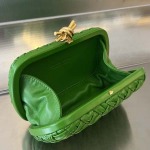 2025年7月7日入荷新作  Bottega Veneta Knot 717622  knotLogo  19x11.5x5   極品/正規品同様/人気/革/バッグ/AJ工場