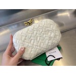 2025年7月7日入荷新作  Bottega Veneta Knot 717622  knotLogo  19x11.5x5   極品/正規品同様/人気/革/バッグ/AJ工場