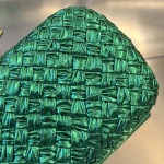 2025年7月7日入荷新作  Bottega Veneta Knot 717622  knotLogo  20x12x5.5   極品/正規品同様/人気/革/バッグ/AJ工場