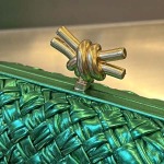 2025年7月7日入荷新作  Bottega Veneta Knot 717622  knotLogo  20x12x5.5   極品/正規品同様/人気/革/バッグ/AJ工場