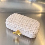 2025年7月7日入荷新作  Bottega Veneta Knot 717622  knotLogo  20x12x5.5   極品/正規品同様/人気/革/バッグ/AJ工場