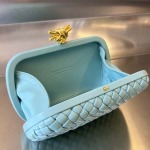 2025年7月7日入荷新作  Bottega Veneta Knot 717622  knotLogo  20x12x5.5   極品/正規品同様/人気/革/バッグ/AJ工場