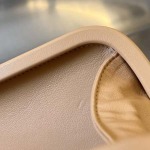 2025年7月7日入荷新作  Bottega Veneta Knot 717622  knotLogo  20x12x5.5   極品/正規品同様/人気/革/バッグ/AJ工場