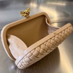 2025年7月7日入荷新作  Bottega Veneta Knot 717622  knotLogo  20x12x5.5   極品/正規品同様/人気/革/バッグ/AJ工場