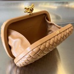 2025年7月7日入荷新作  Bottega Veneta Knot 717622  knotLogo  20x12x5.5   極品/正規品同様/人気/革/バッグ/AJ工場