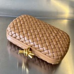 2025年7月7日入荷新作  Bottega Veneta Knot 717622  knotLogo  20x12x5.5   極品/正規品同様/人気/革/バッグ/AJ工場