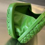 2025年7月7日入荷新作  Bottega Veneta Knot 717622  knotLogo  20x12x5.5   極品/正規品同様/人気/革/バッグ/AJ工場