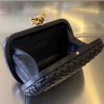 2025年7月7日入荷新作  Bottega Veneta Knot 717622  knotLogo  20x12x5.5   極品/正規品同様/人気/革/バッグ/AJ工場