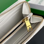 2025年7月7日入荷新作 Bottega Veneta  593217  /  19x10x2 極品/正規品同様/人気/革/バッグ/AJ工場