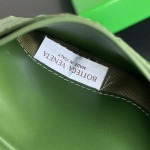 2025年7月7日入荷新作 Bottega Veneta  749940  10  14.5x9.5 極品/正規品同様/人気/革/バッグ/AJ工場