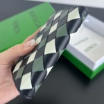 2025年7月7日入荷新作 Bottega Veneta  742330  11.5x9 極品/正規品同様/人気/革/バッグ/AJ工場