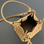 2025年7月7日入荷新作  Bottega Venetaintrecciato  mini   Bottega Veneta  knot   796569 Size21X17X16.5cm  極品/正規品同様/人気/革/バッグ/AJ工場