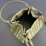 2025年7月7日入荷新作  Bottega Venetaintrecciato  mini   Bottega Veneta  knot   796569 Size21X17X16.5cm  極品/正規品同様/人気/革/バッグ/AJ工場