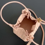 2025年7月7日入荷新作  Bottega Venetaintrecciato  mini   Bottega Veneta  knot   796569 Size21X17X16.5cm  極品/正規品同様/人気/革/バッグ/AJ工場