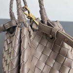 2025年7月7日入荷新作  Bottega Venetaintrecciato  mini   Bottega Veneta  knot   796569 Size21X17X16.5cm  極品/正規品同様/人気/革/バッグ/AJ工場