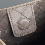 2025年7月7日入荷新作  Bottega Venetaintrecciato  mini   Bottega Veneta  knot   796569 Size21X17X16.5cm  極品/正規品同様/人気/革/バッグ/AJ工場