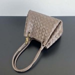 2025年7月7日入荷新作  Bottega Venetaintrecciato  mini   Bottega Veneta  knot   796569 Size21X17X16.5cm  極品/正規品同様/人気/革/バッグ/AJ工場