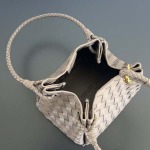 2025年7月7日入荷新作  Bottega Venetaintrecciato  mini   Bottega Veneta  knot   796569 Size21X17X16.5cm  極品/正規品同様/人気/革/バッグ/AJ工場