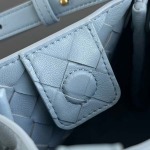 2025年7月7日入荷新作  Bottega Venetaintrecciato  mini   Bottega Veneta  knot   796569 Size21X17X16.5cm  極品/正規品同様/人気/革/バッグ/AJ工場