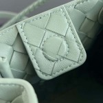 2025年7月7日入荷新作  Bottega Venetaintrecciato  mini   Bottega Veneta  knot   796569 Size21X17X16.5cm  極品/正規品同様/人気/革/バッグ/AJ工場