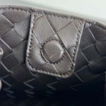 2025年7月7日入荷新作  Bottega Venetaintrecciato  mini   Bottega Veneta  knot   796569 Size21X17X16.5cm  極品/正規品同様/人気/革/バッグ/AJ工場