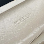 2025年7月7日入荷新作 Bottega Veneta 新作    (717622 25cm)   SIZE:25x10x5 極品/正規品同様/人気/革/バッグ/AJ工場