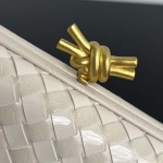 2025年7月7日入荷新作 Bottega Veneta 新作    (717622 25cm)   SIZE:25x10x5 極品/正規品同様/人気/革/バッグ/AJ工場