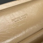 2025年7月7日入荷新作 Bottega Veneta 新作    (717622 25cm)   SIZE:25x10x5 極品/正規品同様/人気/革/バッグ/AJ工場