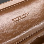 2025年7月7日入荷新作 Bottega Veneta 新作    (717622 25cm)   SIZE:25x10x5 極品/正規品同様/人気/革/バッグ/AJ工場