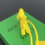 2025年7月7日入荷新作Bv 小物 807068     SIZE:  8.2*  7.2* * 3 極品/正規品同様/人気/革/バッグ/AJ工場