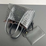 2025年7月7日入荷新作 Bottega Veneta   826830     SIZE:10*7.5*6*5.極品/正規品同様/人気/革/バッグ/AJ工場